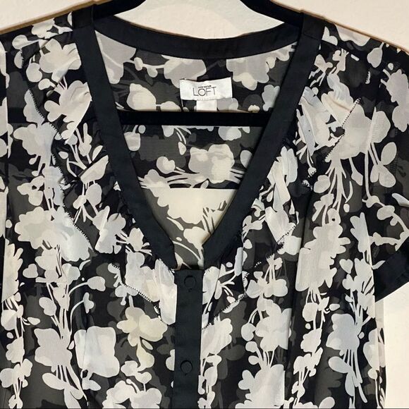 Loft Floral Flowy Top Sz S - Picture 2 of 3